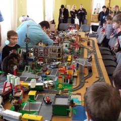 Radošās LEGO sacensības un LEGO Robotika 2015