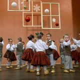 Aizvadīta sirsnīga Ziemassvētku eglīte