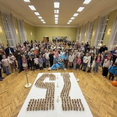 75 kūkas un 1 svecīte :)